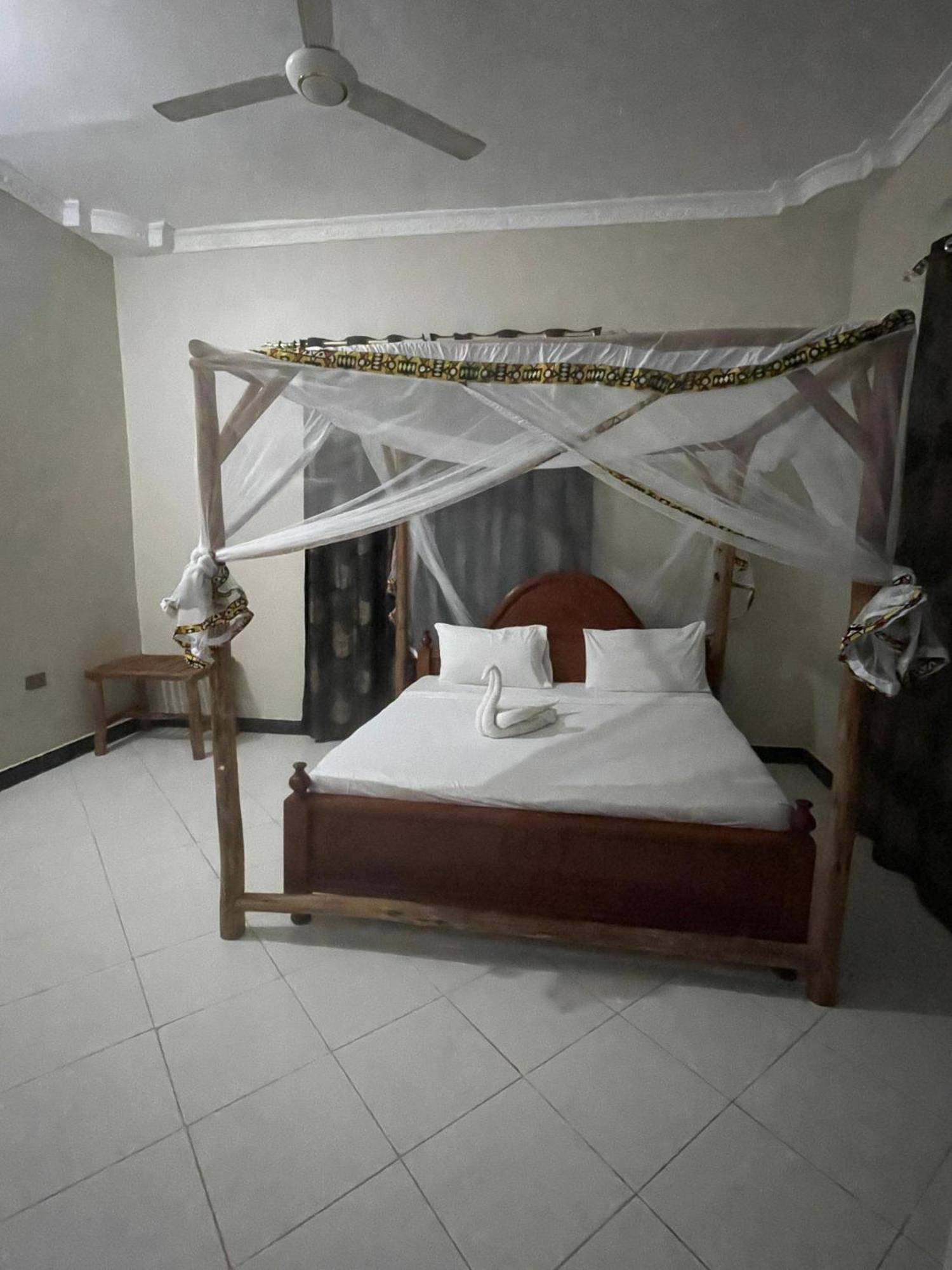 Jabulani House Rooms *